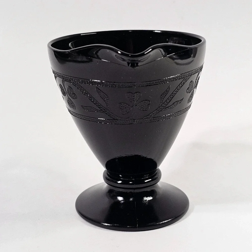 Hazel Atlas Creamer‎ Cloverleaf Black Amethyst 3.5